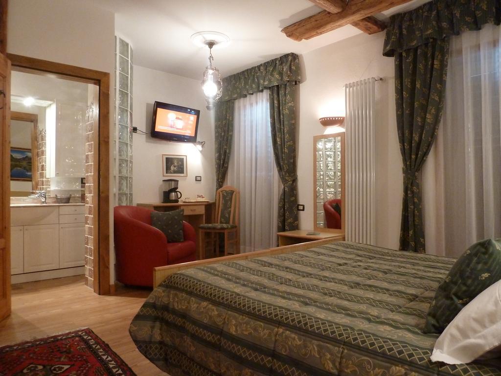 Hotel Ancora Castello-Molina di Fiemme Zimmer foto